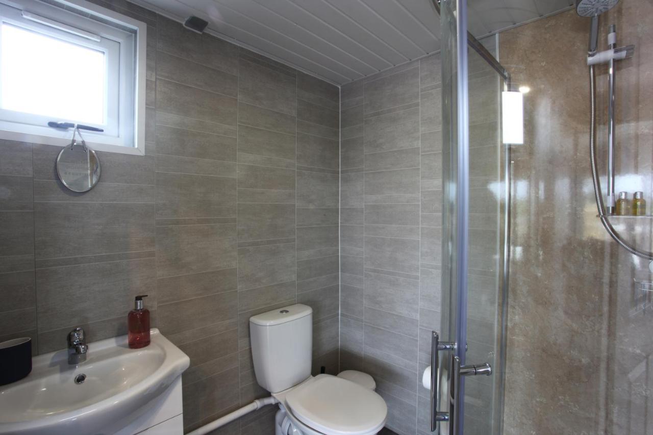 Deerfin Rentals Private Chalet With Hot Tub Балимина Екстериор снимка