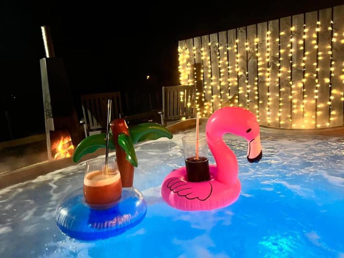 Deerfin Rentals Private Chalet With Hot Tub Балимина Екстериор снимка